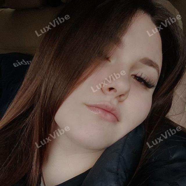 Оля