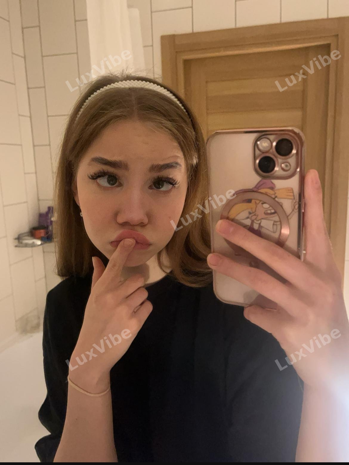 Оля