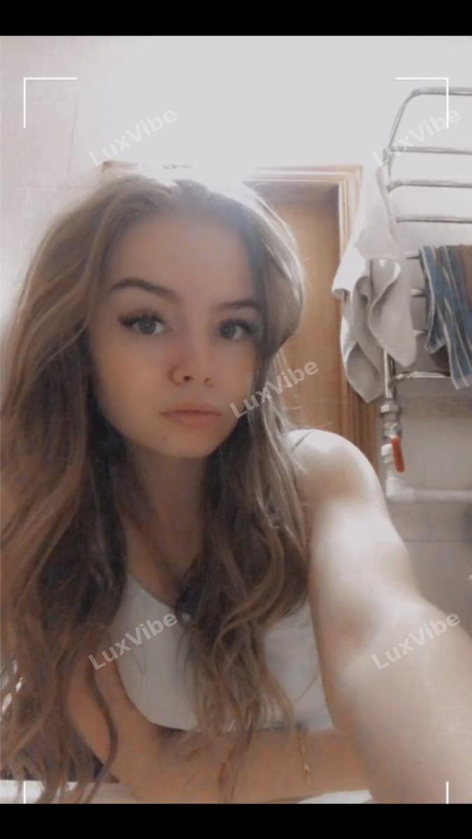 Аня
