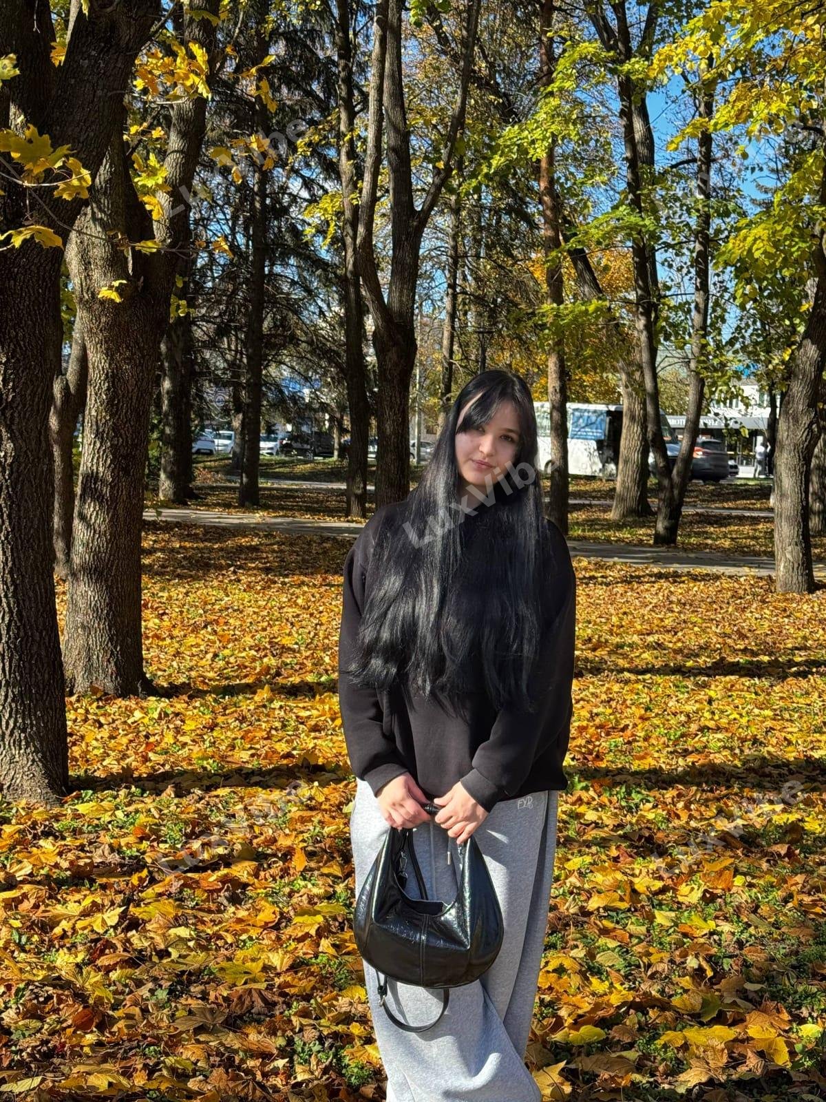 Оля