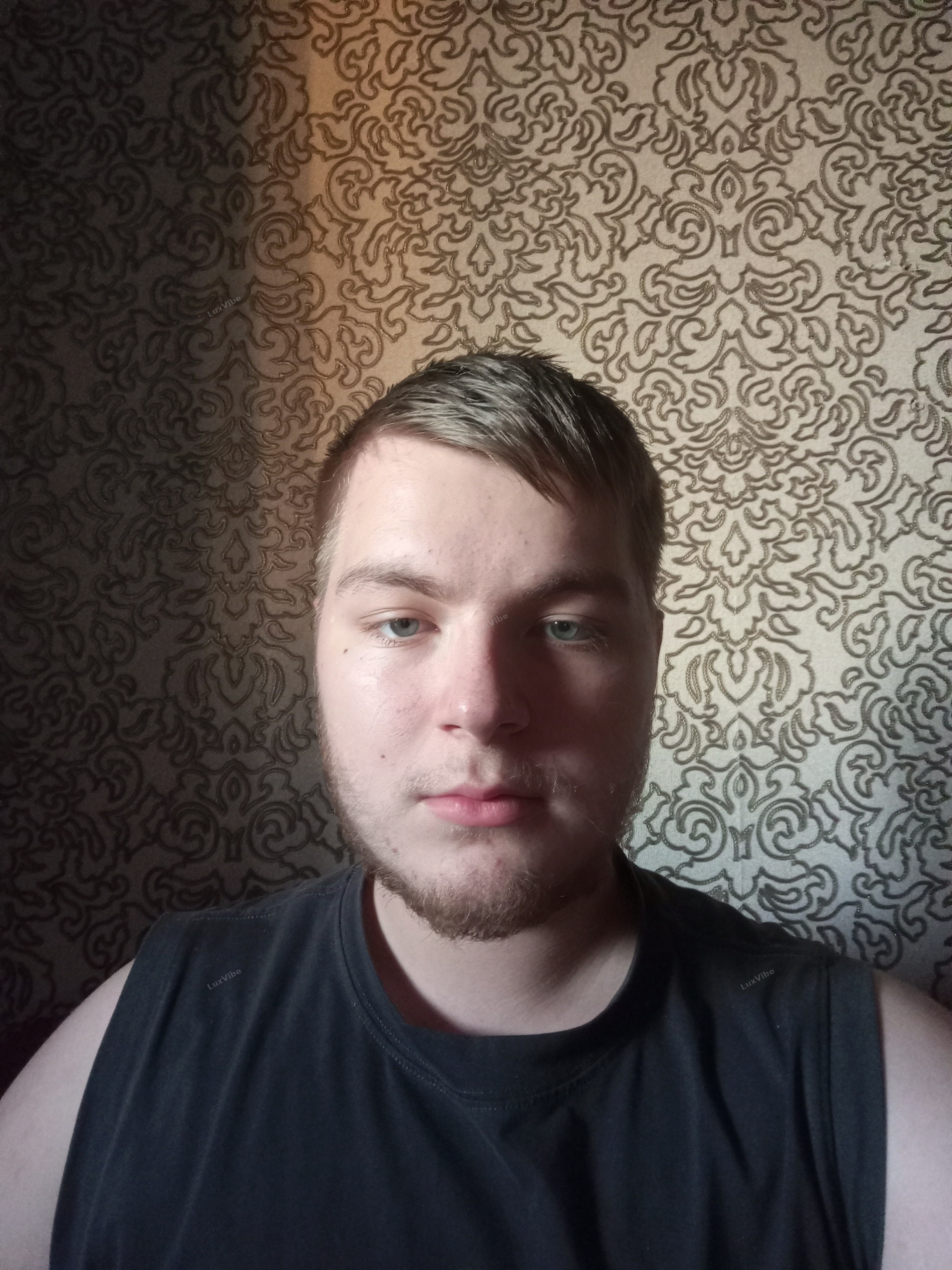 Артём