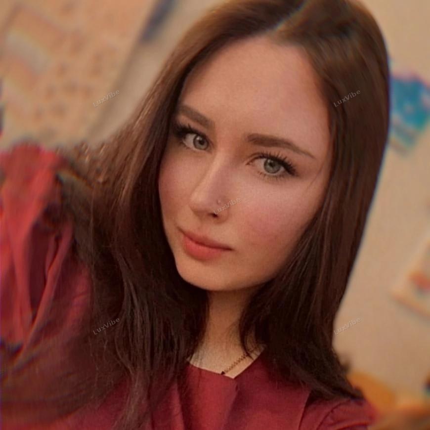 Оля