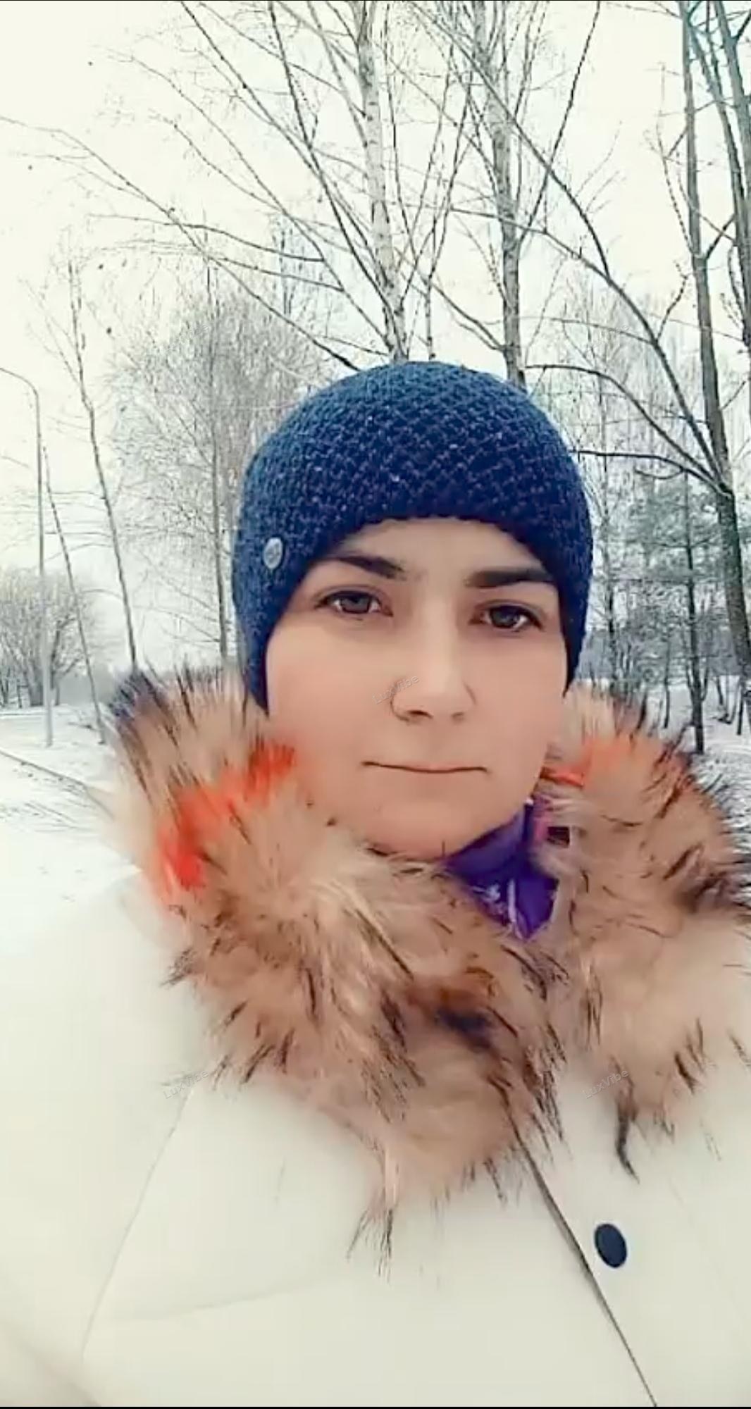 Оля